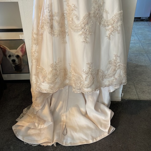 NWOT MAGGIE SOTTERO WEDDING DRESS - Picture 3 of 10